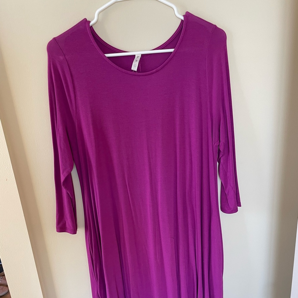 Size L mts brand elbow-length magenta dress.